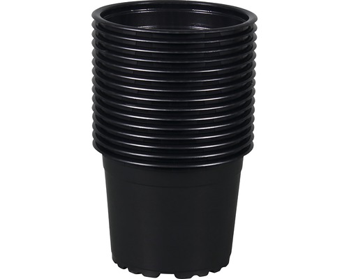 Stoh plastových květináčů