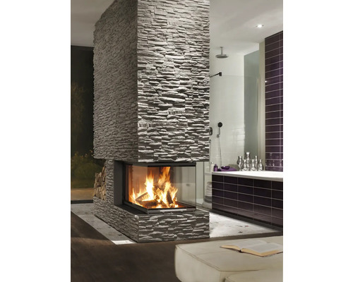 Krb s kamenným obkladem v moderní koupelně