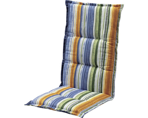 Pruhovaný polštář na zahradní židli s vysokým opěradlem