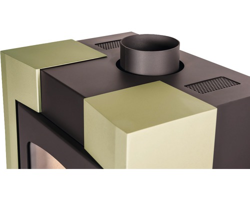 Detailní pohled na kamna s kouřovodem