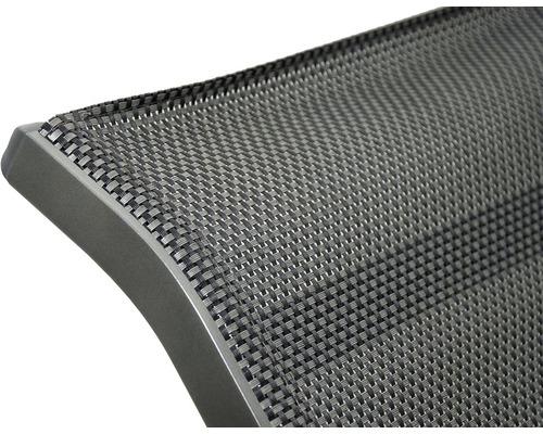 Detail venkovní židle s textilní tkaninou