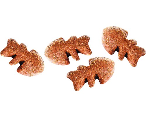 Několik kočičích pamlsků ve tvaru ryby