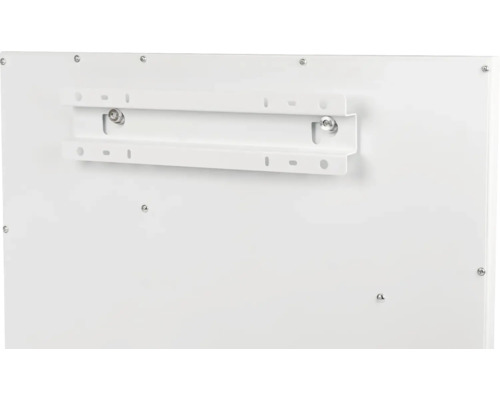 Zadní strana radiátoru s upevňovací lištou