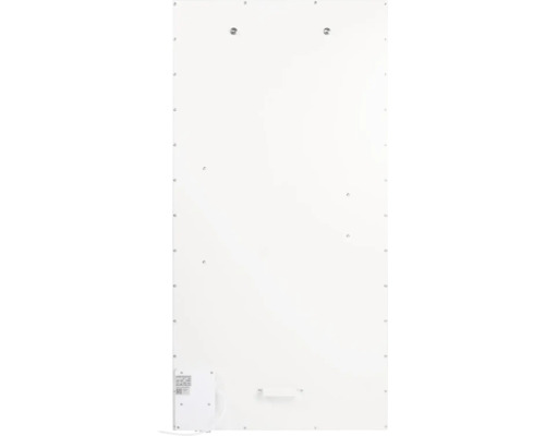 Pohled zezadu na topný panel