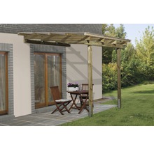 Dřevěný přídavný altán s venkovním nábytkem na terase