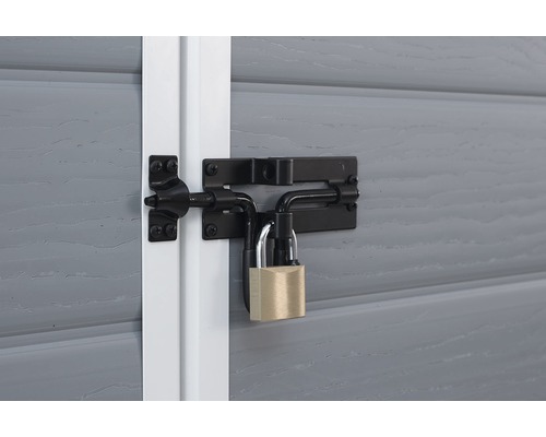 Zámek s visacím zámkem na zahradních dveřích