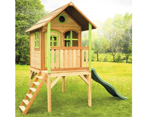 Dřevěný hrací domek se skluzavkou a žebříkem do zahrady