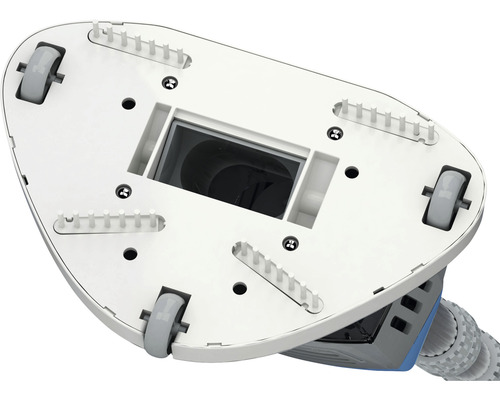 Spodní strana čisticího zařízení s kolečky a štětinami