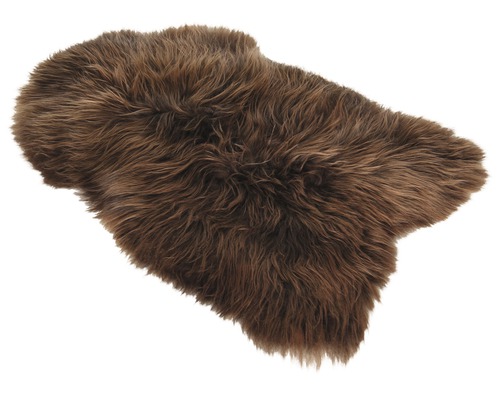 Hnědý koberec z ovčí kůže