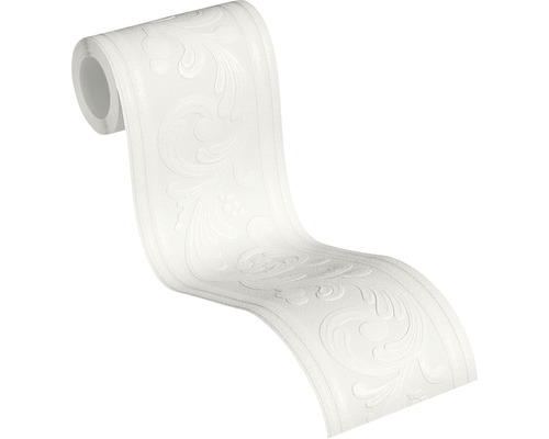 Role tapety s květinovým vzorem