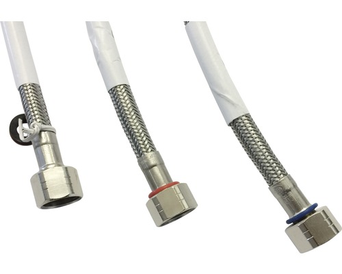 Tři pancéřové hadice s různým značením pro sanitární instalace