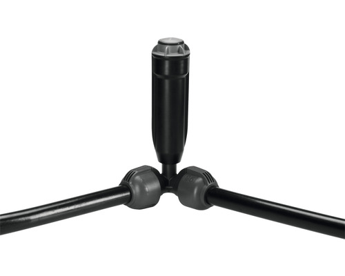 Zavlažovač s výsuvnou tryskou se třemi připojeními trysek pro zavlažování zahrady