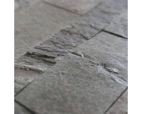 Detail kamenných panelů jako obklad stěn
