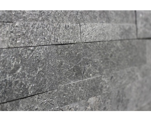 Obklad stěny z přírodního kamene