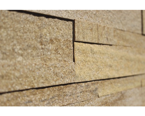 Detail obkladu stěny z přírodního kamene