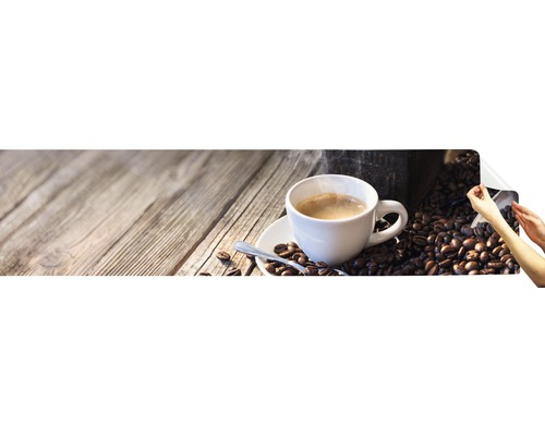 Nástěnná malba s motivem kávy, šálek, zrna a dřevěný stůl