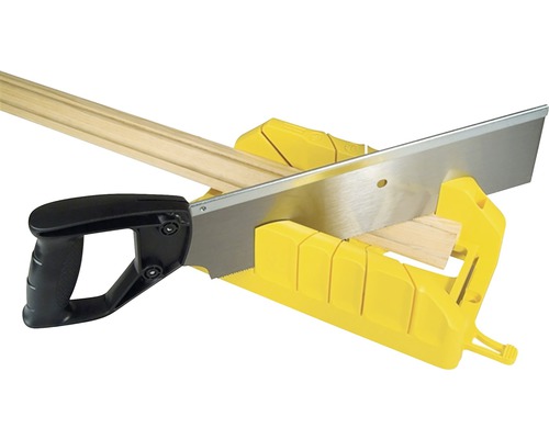 Pokosová pila s řezem dřeva