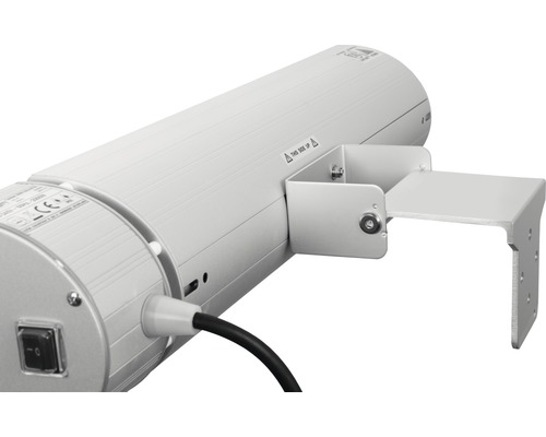 Detailní záběr topné trubice s držákem