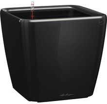 Černý květináč s ukazatelem hladiny vody