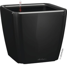 Černý květináč s ukazatelem hladiny vody