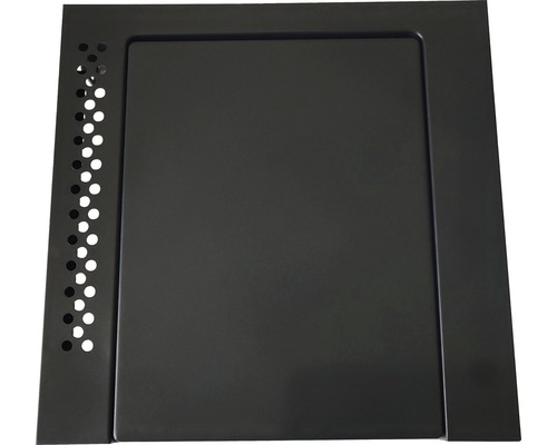 Černý kryt s větracími otvory