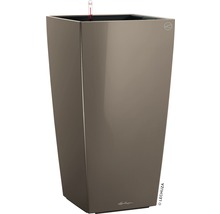 Vysoký, hranatý květináč s ukazatelem hladiny vody