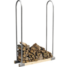 Regál na skladování dřeva s dřevem