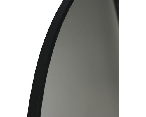 Detail kulatého zrcadla s rámem