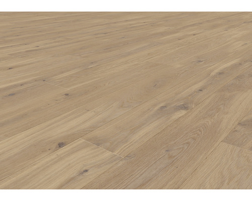 Světlá laminátová podlaha s dřevěnou strukturou