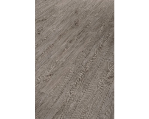 Detail laminátové podlahy s dřevěným vzhledem