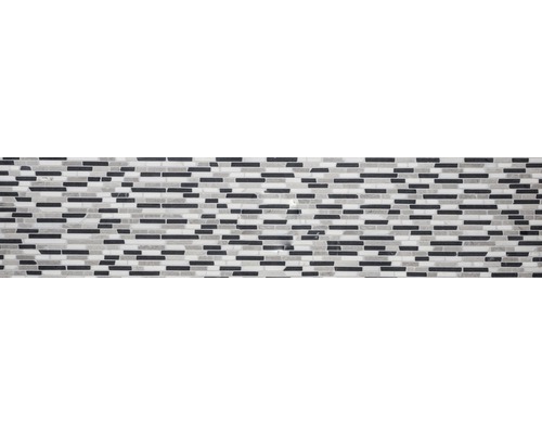 Mozaiková dlaždice s obdélníkovými prvky v šedé a černé barvě