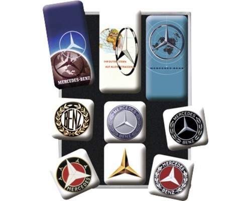 Různá loga Mercedes Benz v koláži