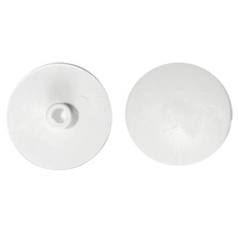 Plastové krytky, dva pohledy