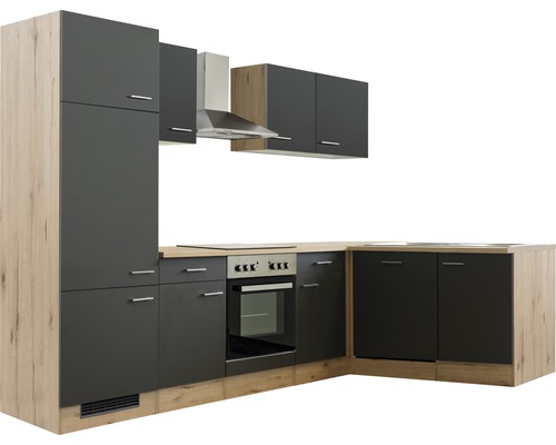 Vestavěná kuchyně se skříněmi, digestoří a troubou