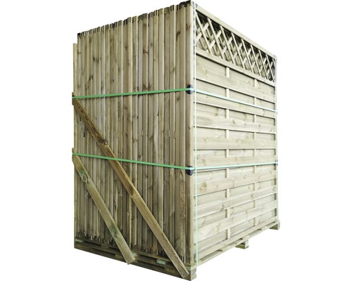 Dřevěné plotové díly na paletě, zabalené a připravené k dodání