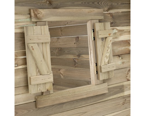 Dřevěné okno s okenicemi pro zahradní domek