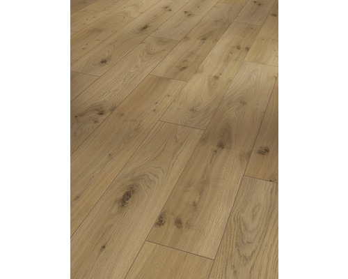 Pokládka laminátové podlahy s dřevěným vzhledem