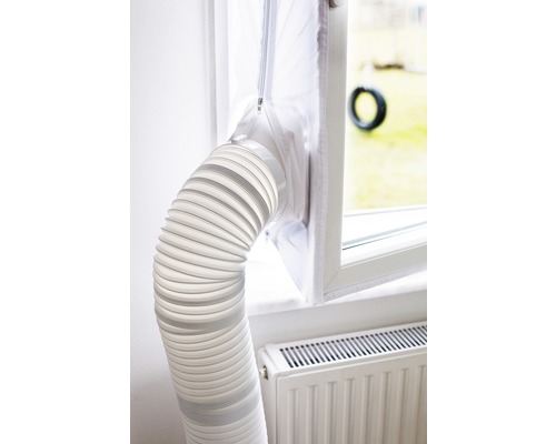 Těsnění oken pro klimatizaci s výfukovou hadicí na okenním rámu