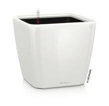 Čtvercový květináč se zavlažovacím systémem