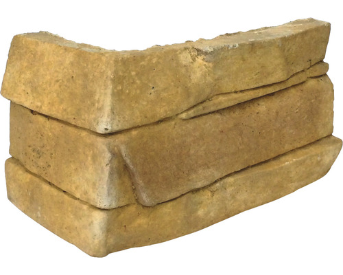 Tři stohované cihlové pásky