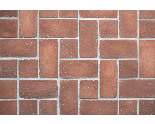 Zdivo z cihel různých velikostí