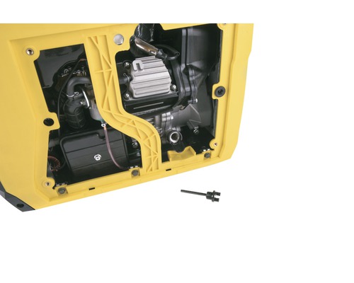 Detailní pohled na generátor s motorem a olejovou měrkou