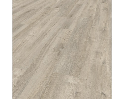 Detail světlé laminátové podlahy s kresbou dřeva