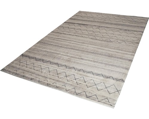 Koberec s pruhovaným a cikcakovým vzorem