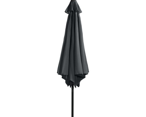 Zavřený slunečník do zahrady