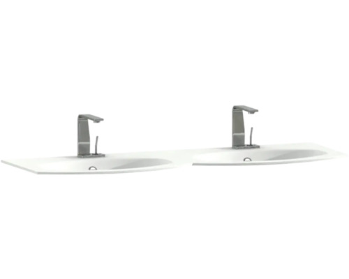 Dvojité umyvadlo se dvěma kohoutky do koupelny.