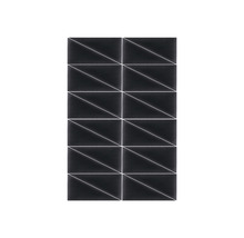 Obdélníkové tmavé dlaždice s geometrickým vzorem.