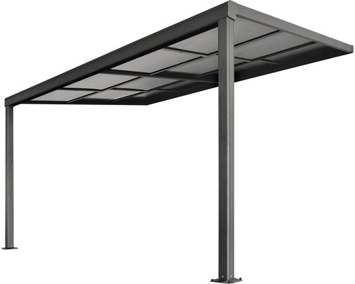 Volně stojící carport s ocelovým rámem a střešními panely