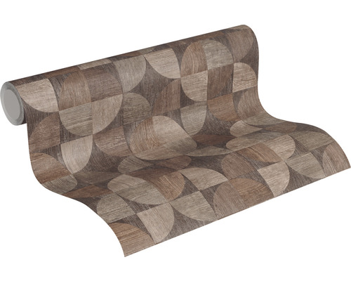 Role tapety se vzhledem dřeva a geometrickým vzorem