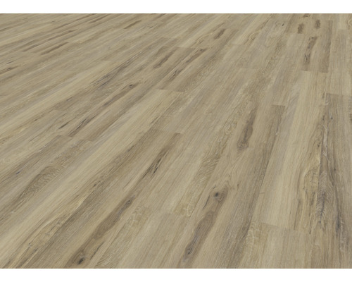 Detail laminátové podlahy s dřevěným vzhledem